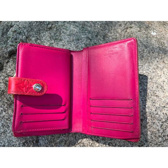 LOUIS VUITTON Monogram Vernis Wallet - Picture 5 of 13